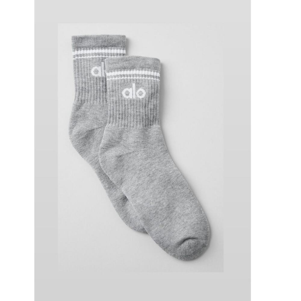 NWT Alo Yoga Half Crew Socks Gray White Unisex M Athleisure Retro Soft Girl - Picture 2 of 3